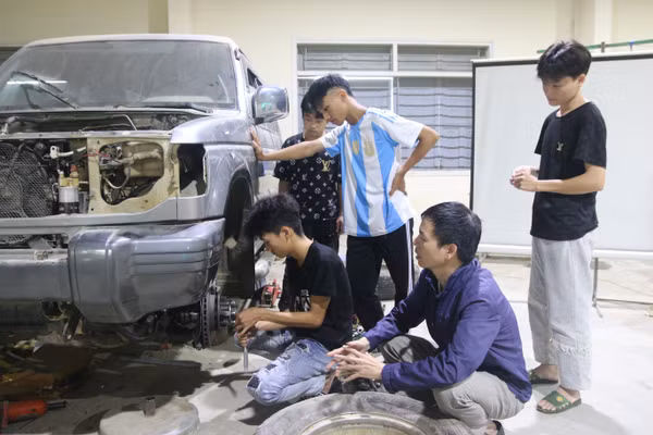 Nhiều thanh niên ở vùng cao Lai Châu chuyển hướng sang học nghề.