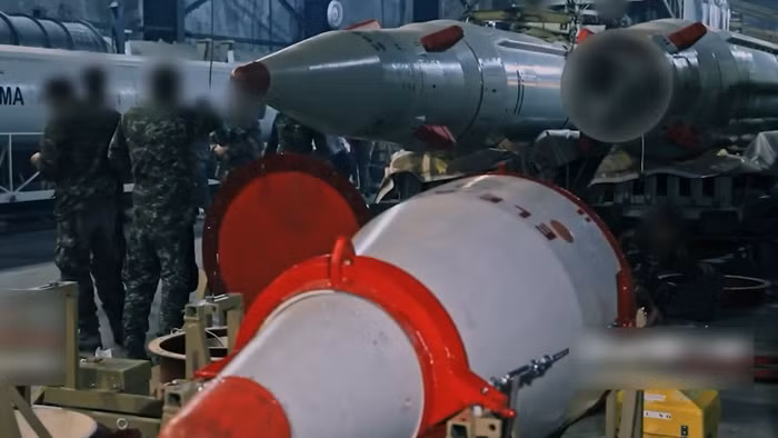 Tên lửa đạn đạo của Iran trong căn cứ ngầm.