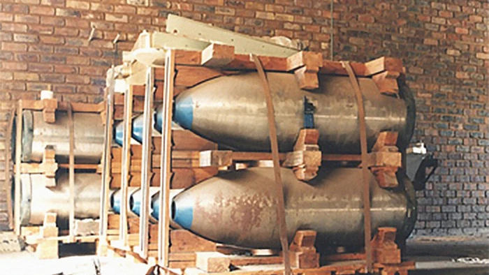 Vỏ bom tại cơ sở sản xuất bom hạt nhân Circle bị bỏ hoang của Nam Phi gần Pretoria.