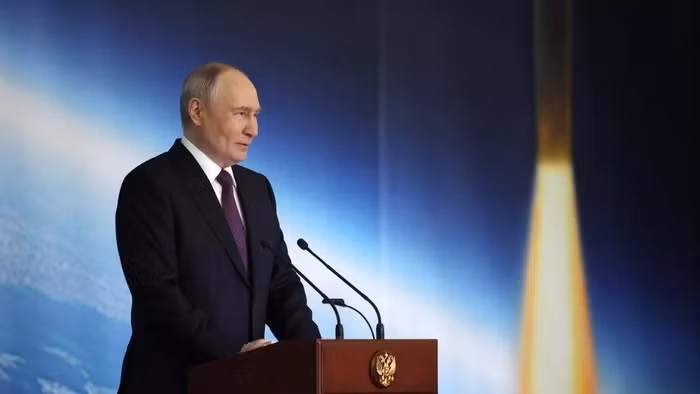 Tổng thống Putin trong chuyến thăm Viện Kỹ thuật Nhiệt Moscow (MIT).