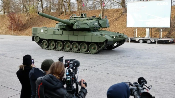 Đức công bố phiên bản Leopard 2A8.