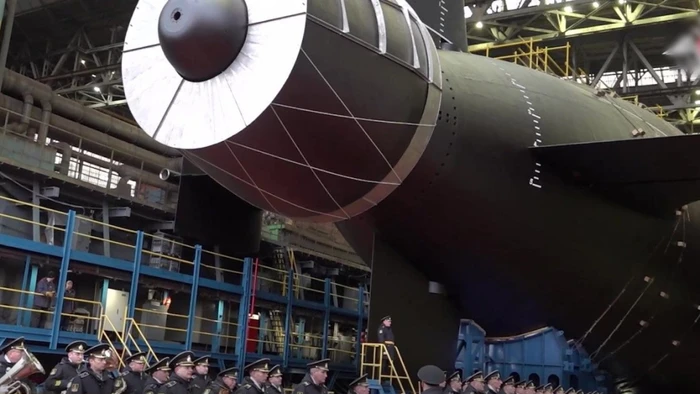 Tàu ngầm chiến lược mang và phóng ngư lôi Poseidon của Nga.