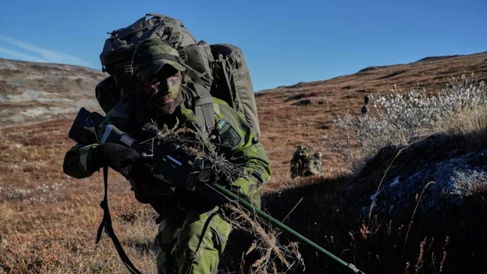 Binh sĩ Thụy Điển trong một cuộc tập trận ở Greenland.