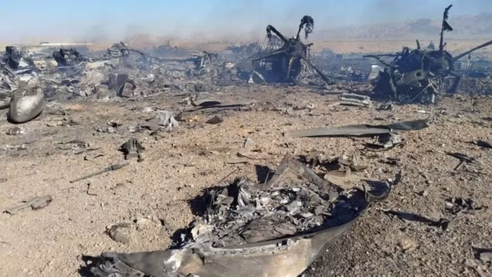 Hiện trường chiếc C-130 Hercules của Mỹ bị Iran bắn hạ trong chiến dịch giải cứu phi công F-15.