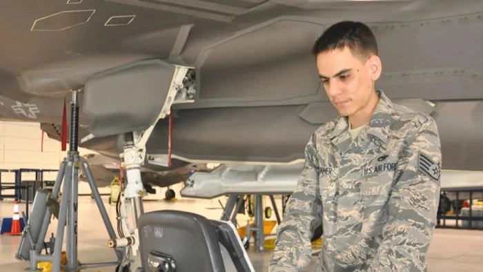 Tiêm kích tàng hình F-35.