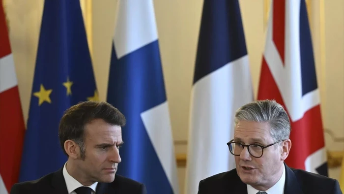 Tổng thống Pháp Emmanuel Macron và Thủ tướng Anh Keir Starmer.