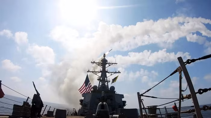 Chiến hạm Aegis của Mỹ phóng tên lửa Tomahawk trong Chiến dịch Epic Fury.