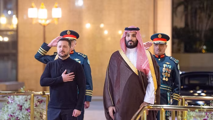 Tổng thống Ukraine Zelensky và Thái tử Saudi Arabia Mohammad bin Salman.