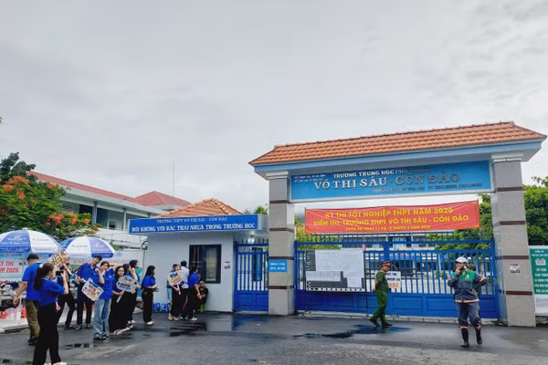 Trường THPT Võ Thị Sáu - Côn Đảo (đặc khu Côn Đảo, TPHCM) trong ngày thi đầu tiên. Ảnh: NTCC. 