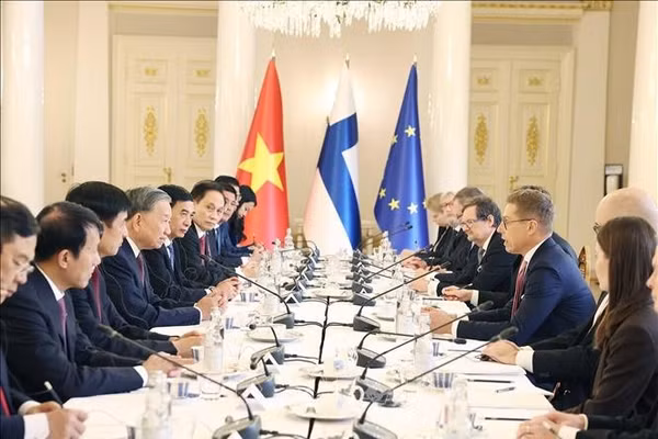 Tổng Bí thư Tô Lâm và Tổng thống Cộng hòa Phần Lan Alexander Stubb hội đàm. Ảnh: Thống Nhất/TTXVN