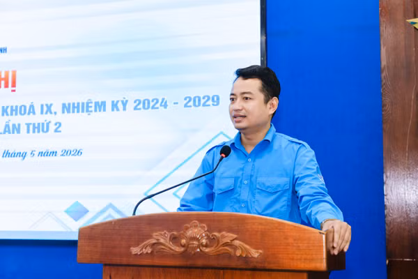 Anh Lê Tuấn Anh - Phó Bí thư Thành Đoàn TPHCM nhận nhiệm vụ. 