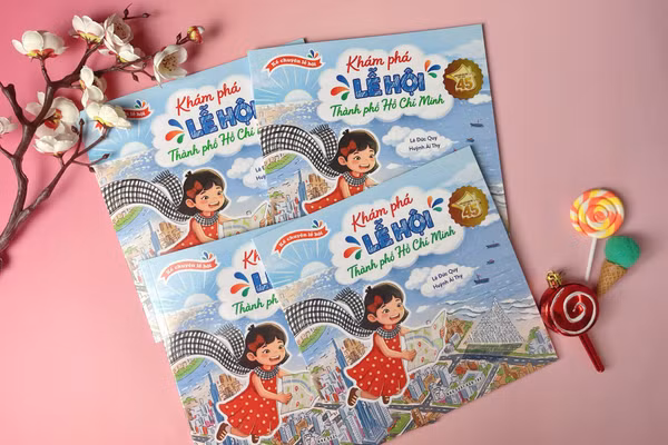 Sách "Khám phá lễ hội TPHCM" ra mắt nhân dịp kỷ niệm 50 năm thành phố mang tên Bác. 