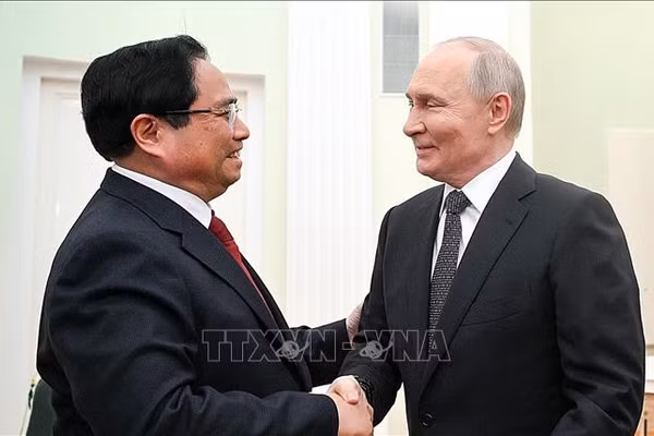 Thủ tướng Phạm Minh Chính hội kiến Tổng thống Nga Vladimir Putin