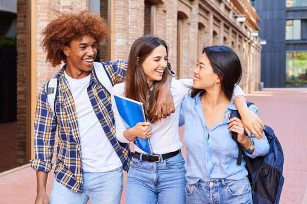 Thu hẹp khoảng cách về sự tự tin trong hỗ trợ sinh viên du học tại Australia