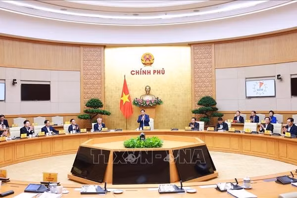 Thủ tướng Phạm Minh Chính chủ trì Phiên họp Chính phủ chuyên đề về Trung tâm Tài chính quốc tế tại Việt Nam. Ảnh: Dương Giang/TTXVN