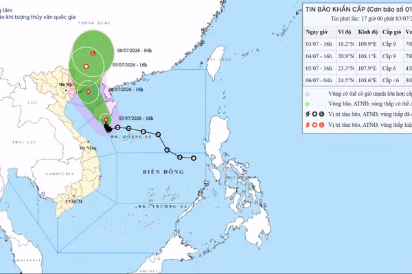 Bão số 1 gây mưa to, cách Quảng Ninh khoảng 400km