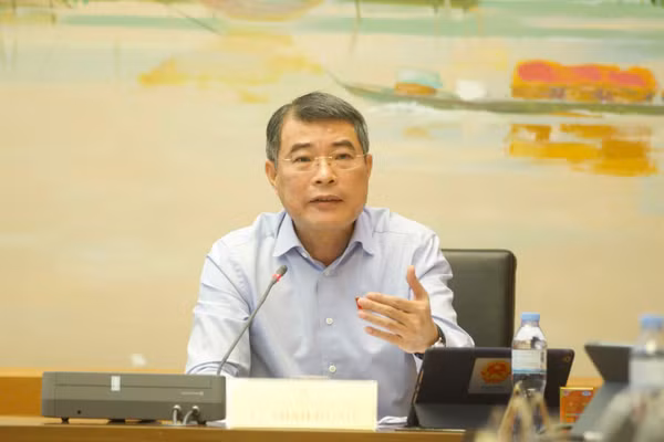 Thủ tướng Lê Minh Hưng phát biểu tại phiên thảo luận tổ.