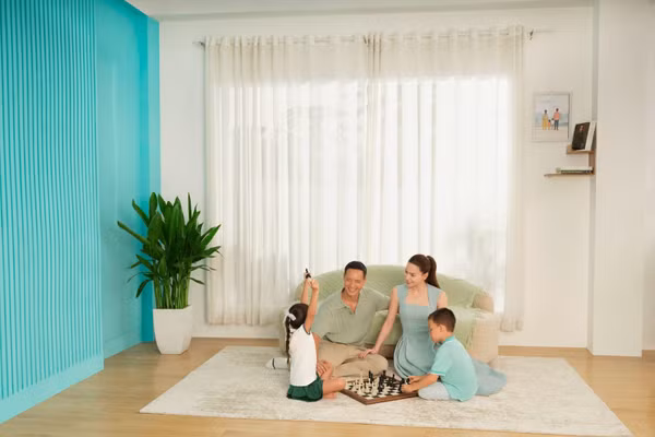 Đồng hành cùng chiến dịch, ca sĩ Hồ Ngọc Hà truyền cảm hứng về góc nhìn của người mẹ hiện đại: Chăm sóc sức khỏe là cách bảo vệ bản thân và gìn giữ bình yên cho gia đình. Ảnh: Thành Luân