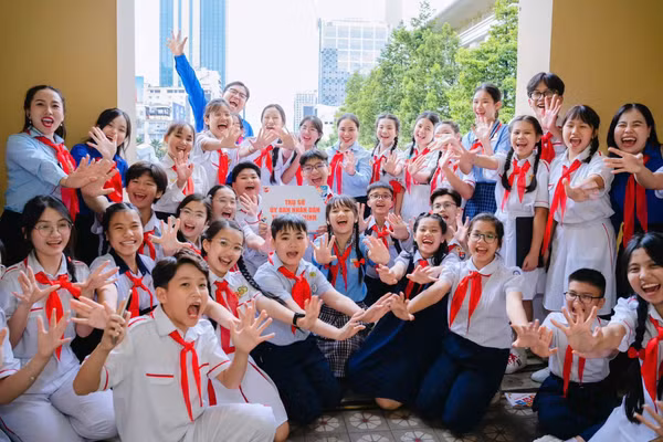 Thiếu nhi TPHCM tại hoạt động “Em yêu Thành phố của em”. 