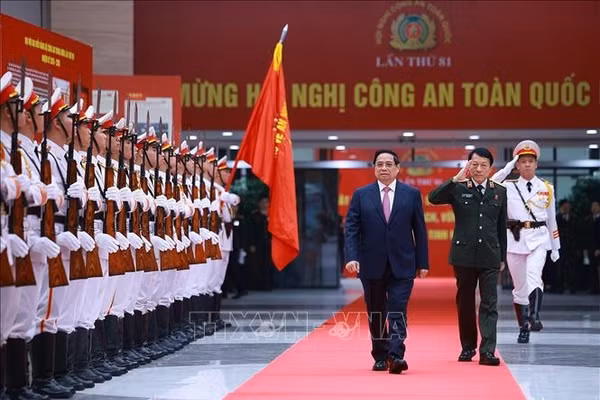 Thủ tướng Phạm Minh Chính đến dự Hội nghị Công an toàn quốc lần thứ 81. Ảnh: Dương Giang/TTXVN