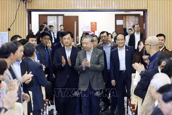 Tổng Bí thư Tô Lâm và các đại biểu. Ảnh: Thống Nhất/TTXVN