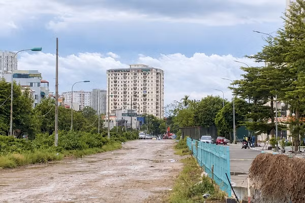 Con đường gồ ghề nhiều ổ gà, ổ voi thời điểm tháng 9/2025.