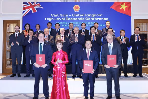 Vietjet và Rolls-Royce ký kết hợp đồng tỷ USD