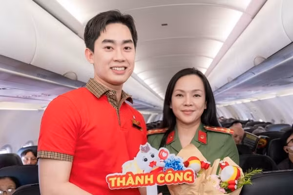 Cùng Vietjet trao gửi ngọt ngào đến một nửa xinh đẹp của thế giới nhân ngày Phụ nữ Việt Nam 20/10
