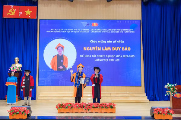 Nguyễn Lâm Duy Bảo - Thủ khoa ngành Việt Nam học, Trường Khoa học Xã hội và Nhân văn TPHCM. Ảnh: HCMUSSH.