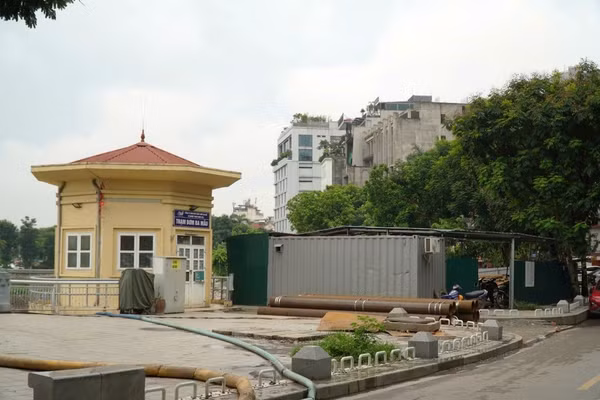 Từ tháng 3/2026, Hà Nội bắt đầu triển khai cải tạo, nâng cấp 6 trạm bơm hồ nội đô, trong đó có hồ Ba Mẫu nhằm tăng hiệu quả tiêu thoát nước khu vực trung tâm.