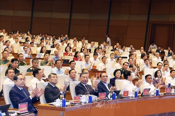 Hội nghị nghiên cứu, học tập, quán triệt và triển khai một số nghị quyết, chỉ thị của Bộ Chính trị 