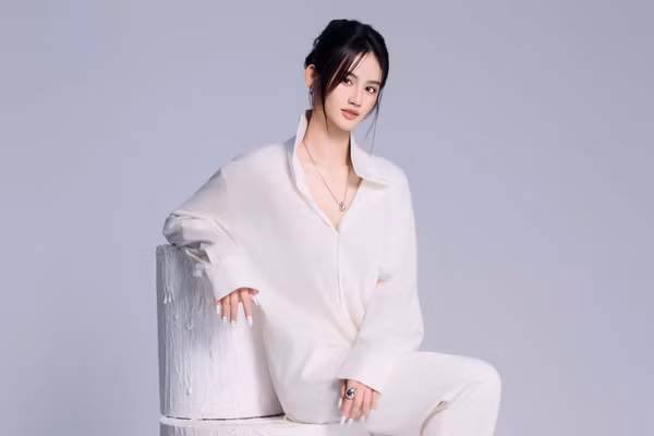 Nhan sắc thăng hạng của Hoa hậu Ý Nhi sau 3 năm đăng quang