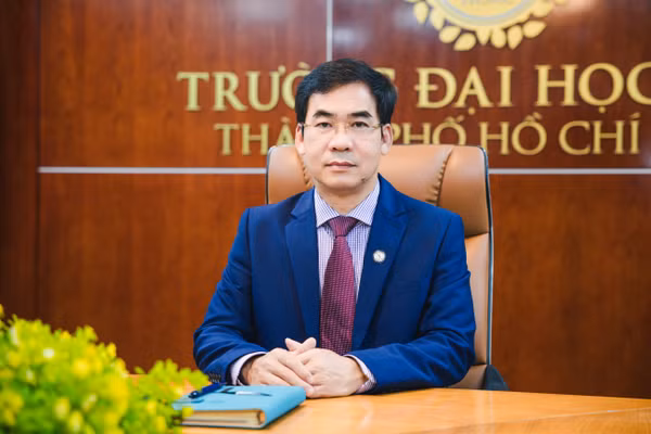 TS Lê Trường Sơn - Hiệu trưởng Trường Đại học Luật TPHCM. 