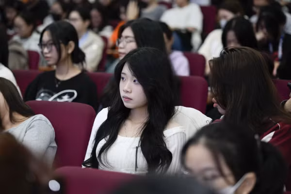 Sinh viên Trường Đại học Mở TPHCM. Ảnh: HCMOU. 