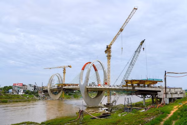 Khởi công cuối năm 2023, Cầu Đuống mới (thuộc Dự án Nâng cấp tuyến vận tải thủy sông Đuống) có tổng mức đầu tư là 1.848,6 tỷ đồng.