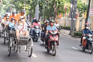 Hàng loạt điểm đến hấp dẫn cho du khách dịp nghỉ lễ 2/9 tại TPHCM. (Ảnh: Quốc Hải)