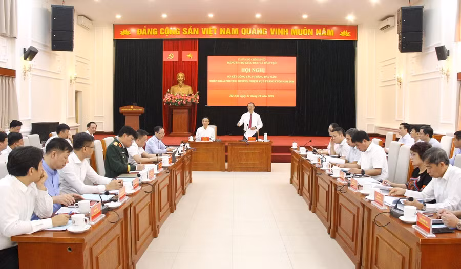 Toàn cảnh hội nghị.
