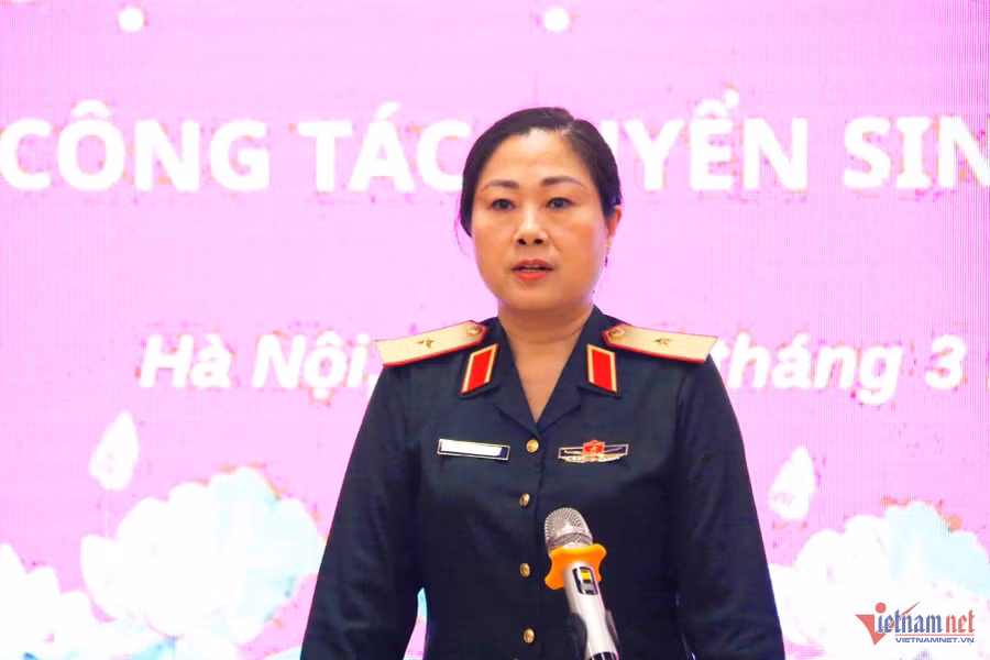 tuyensinhquansu.jpg