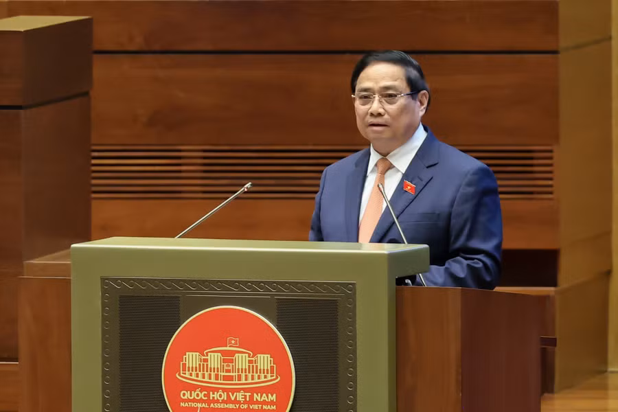 Thủ tướng Chính phủ Phạm Minh Chính trình bày Báo cáo tại phiên khai mạc Kỳ họp thứ 10, Quốc hội khoá XV (sáng 20/10) - Ảnh: VGP/Nhật Bắc.