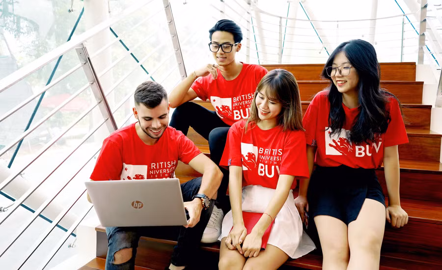 Sinh viên Trường ĐH Anh Quốc Việt Nam.