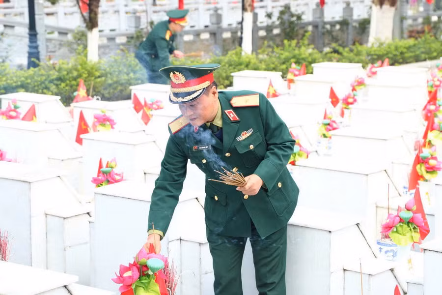tet-am-xuan-vuijpg1.jpg