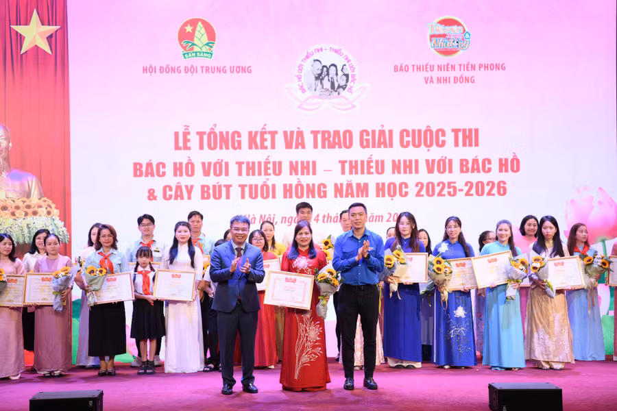 caybuttuoihongjpg2.jpg
