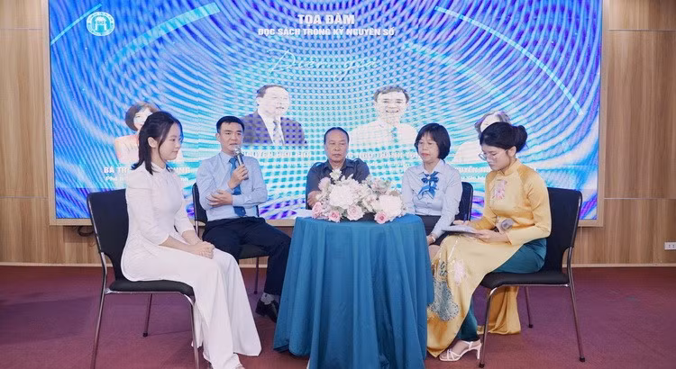 Các chuyên gia, diễn giả tham gia Tọa đàm ‘Đọc sách trong kỷ nguyên số’.