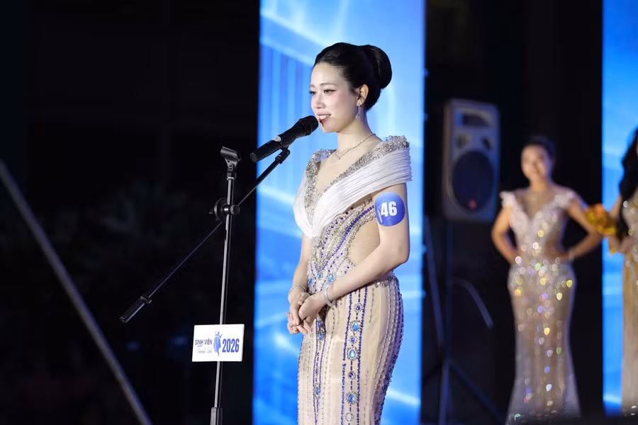 sinhvienthanhlichjpg7.jpg