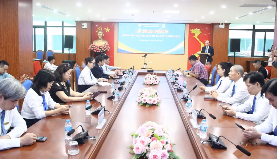 Toàn cảnh lễ khai giảng.