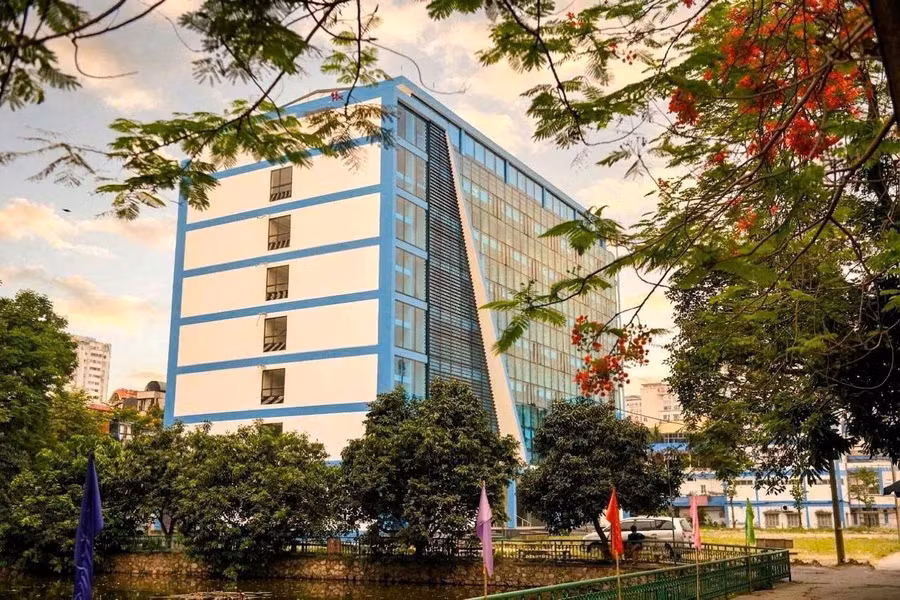 nuae-10.jpg