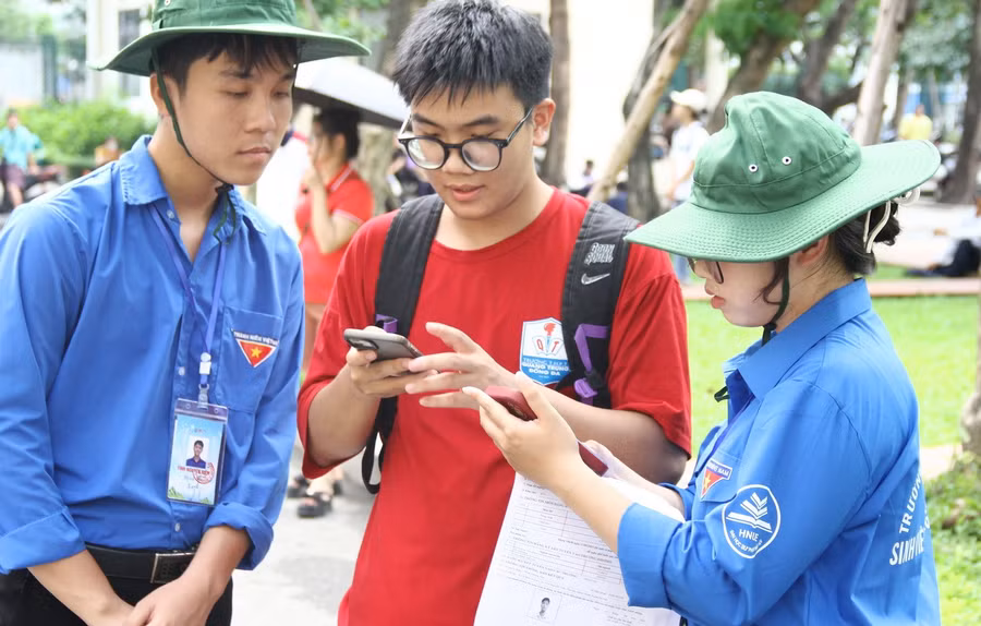 Thí sinh tham dự kỳ thi đánh giá năng lực của Trường ĐH Sư phạm Hà Nội năm 2025.