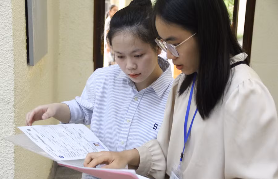 Thí sinh tham dự Kỳ thi đánh giá năng lực do Trường ĐH Sư phạm Hà Nội tổ chức.