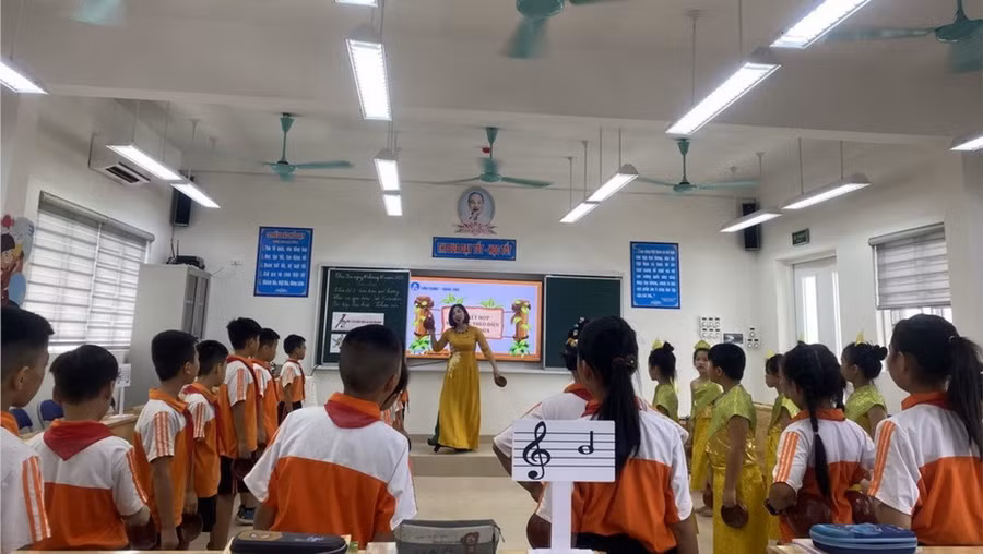Một tiết học Âm nhạc của Trường tiểu học Đặng Xá (Gia Lâm, Hà Nội). Ảnh: Phòng GD&ĐT.