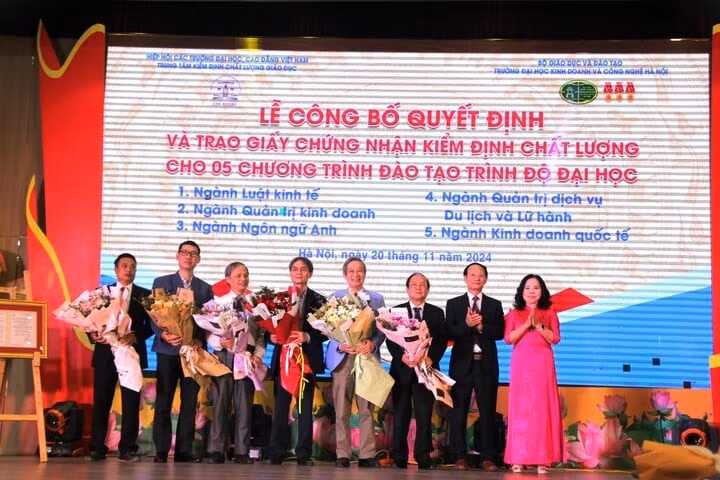 kinhcong3.jpg